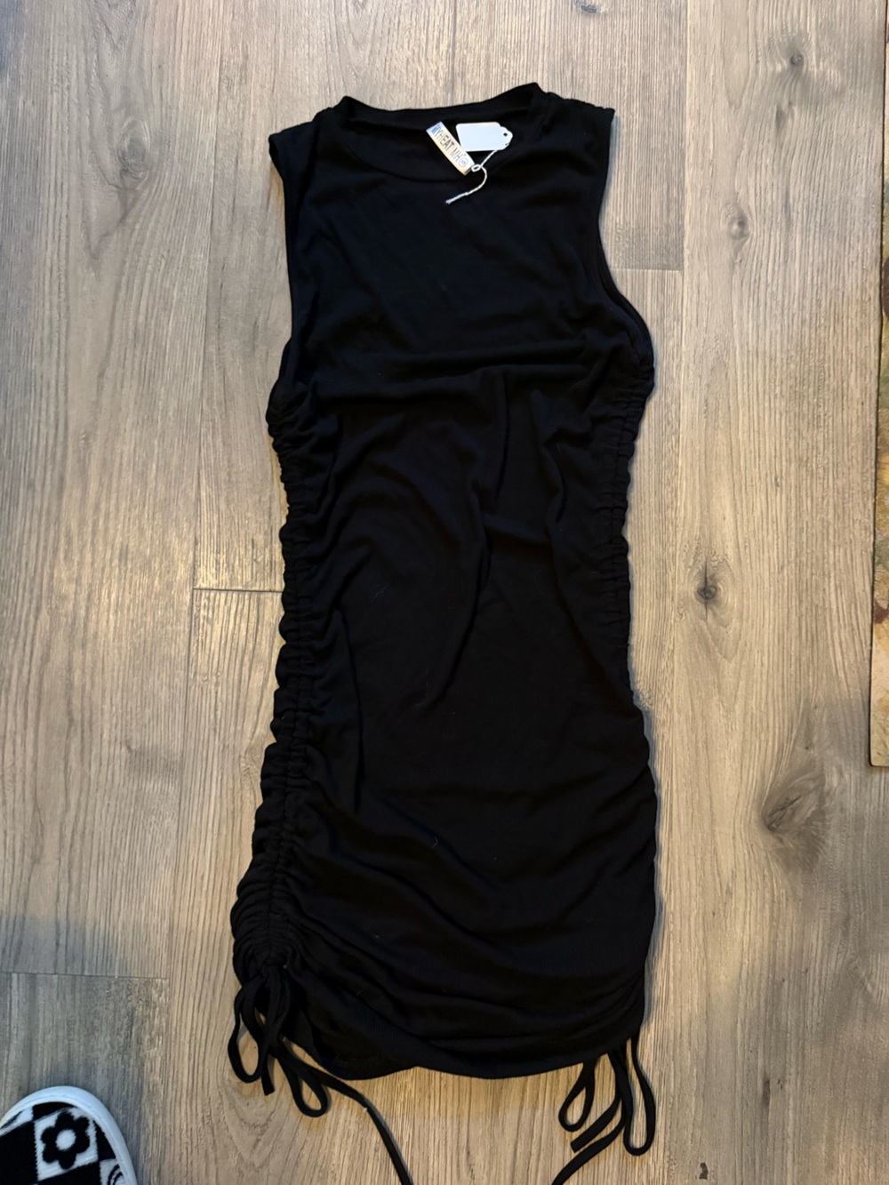 Sleeveless Black Ruched Side Midi Dress - Picture 2 of 3